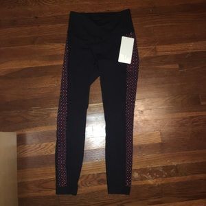 Women’s Lululemon leggings size 6 NWT